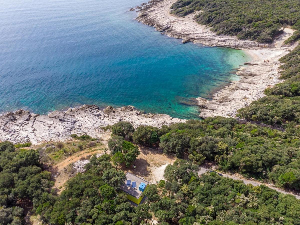 Cottage On The Kavran Beach Exterior photo