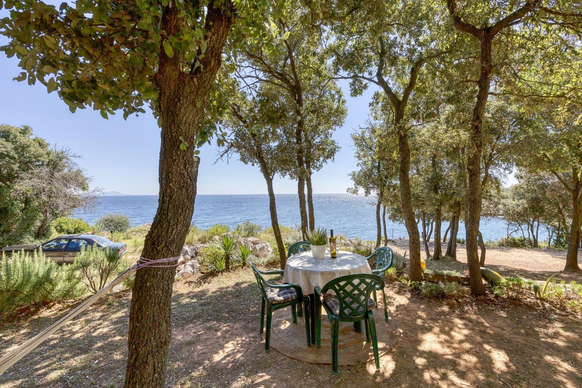 Cottage On The Kavran Beach Exterior photo